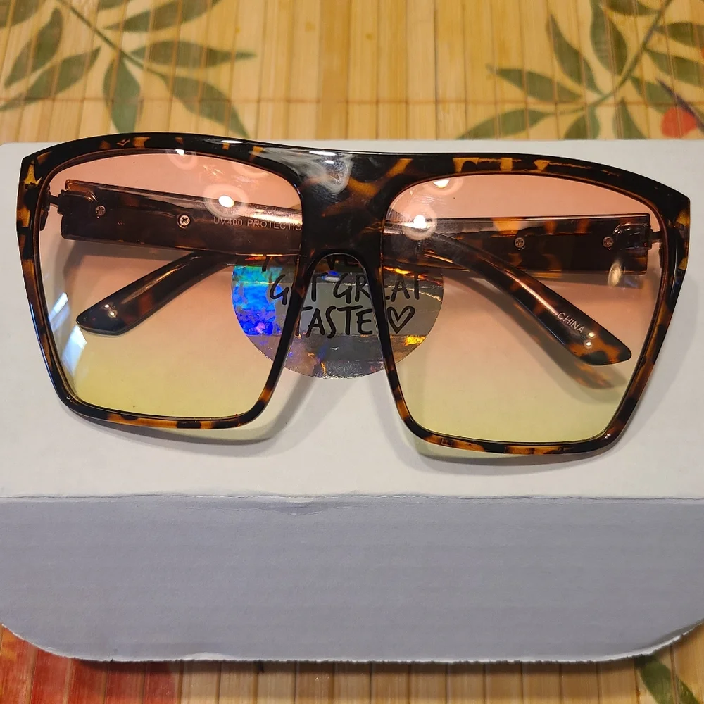 New Oversized Flat Top Trendy Square Trapezoid Shape Fashion Unisex Sung…
